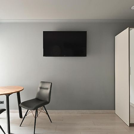 Loft Design Studio Apartment & Free Parking Riga Ngoại thất bức ảnh